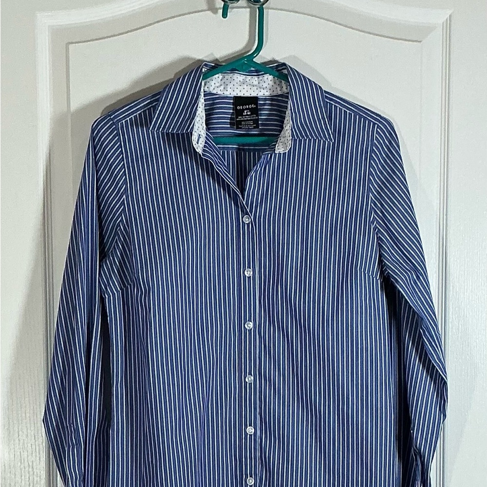 🔹NWOT—George Women's Navy Pinstripe Button Down Shirt
